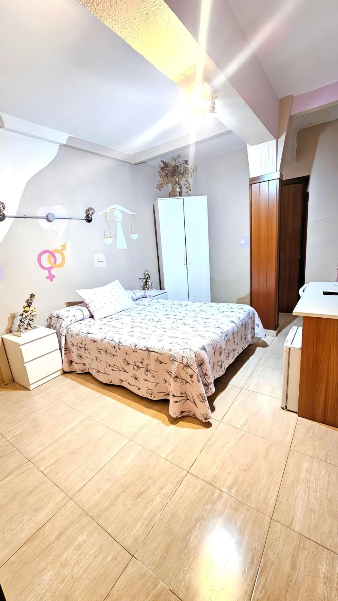 Hostal La Rosa Касерес Экстерьер фото