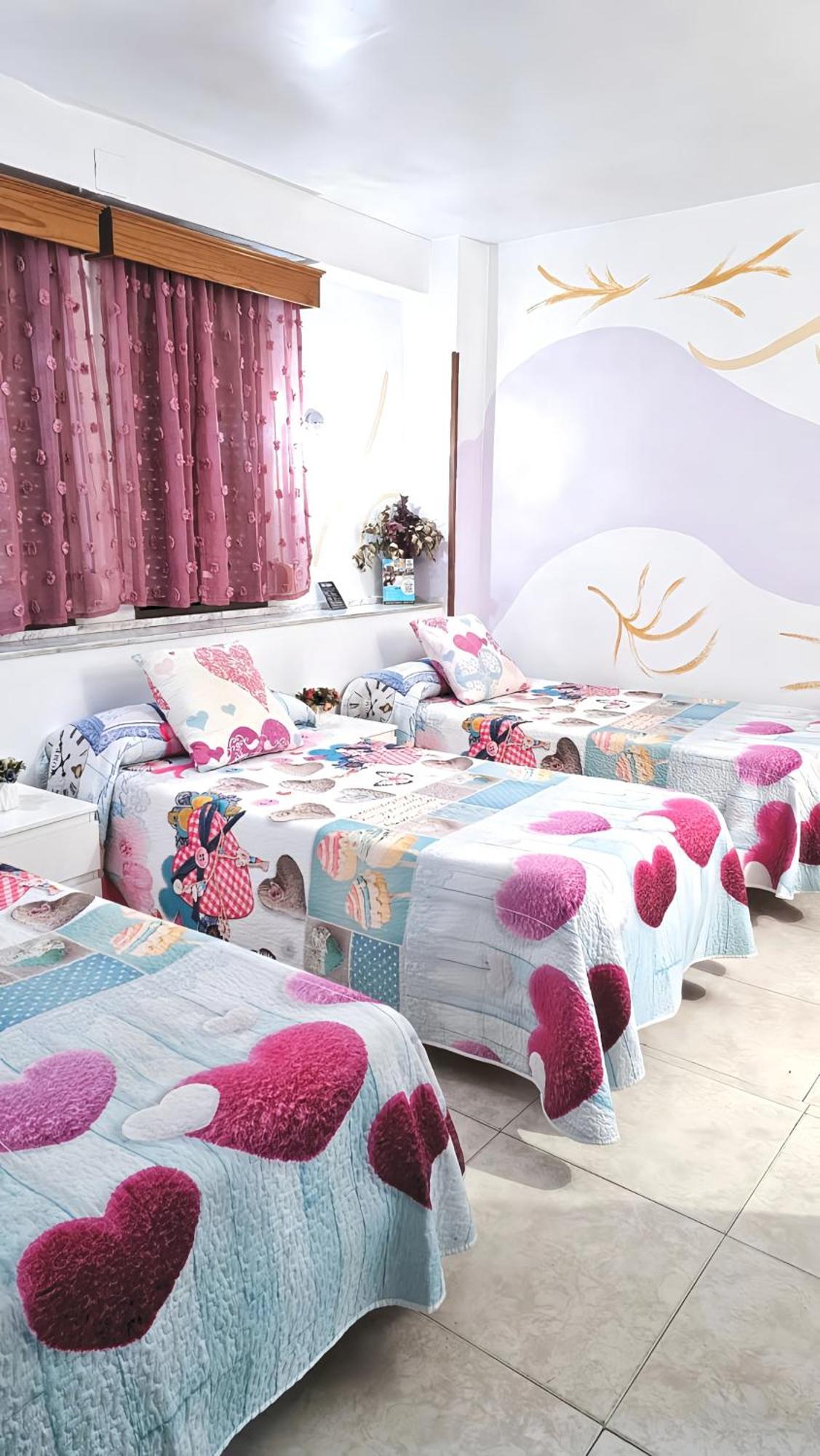 Hostal La Rosa Касерес Экстерьер фото